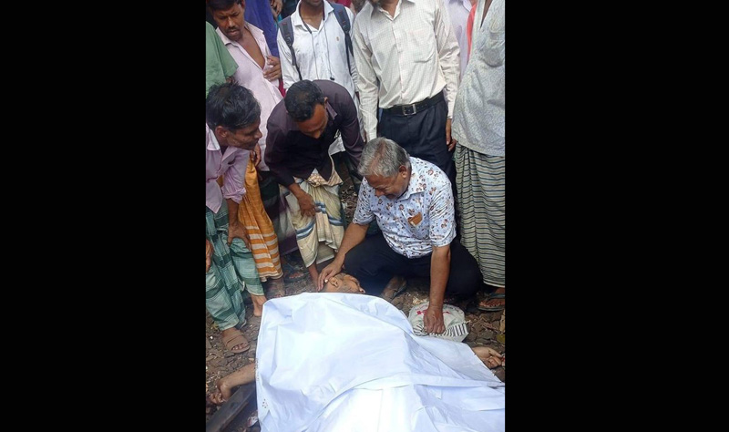 মা-বাবার সামনে নাস্তা আনতে গিয়ে ট্রেনে কাটা পড়লেন সন্তান