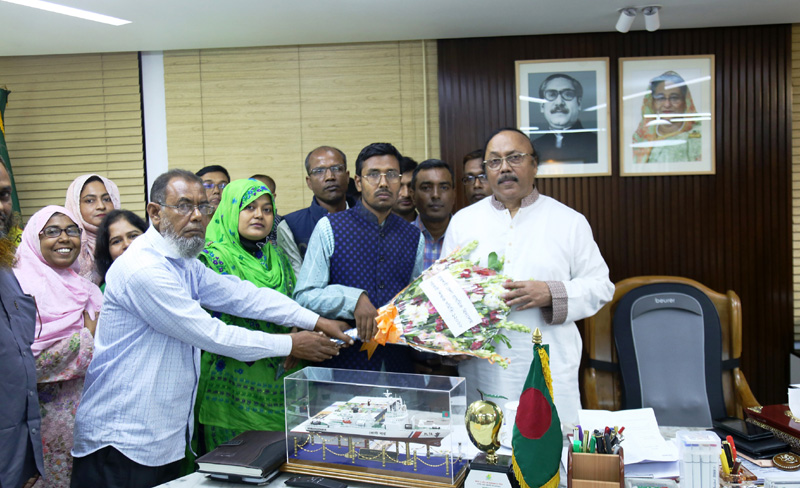 রাসিক মেয়রের সাথে প্রাথমিক বিদ্যালয় সহকারী শিক্ষক সমিতির নেতৃবৃন্দের সৌজন্য সাক্ষাৎ