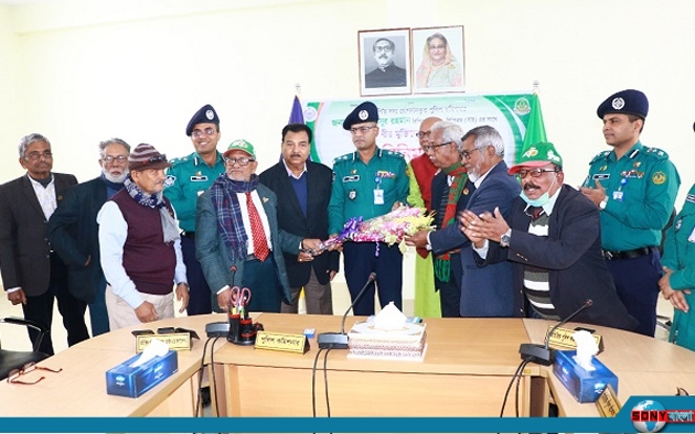 বীর মুক্তিযোদ্ধাগণের সাথে মতবিনিময় করেন আরএমপির নতুন পুলিশ কমিশনার
